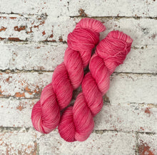 Load image into Gallery viewer, Superwash Sport/5 Ply Yarn Wool, 100g/3.5oz, Hot Mess
