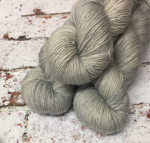 Superwash Merino Single Ply Fingering Yarn, 100g/3.5oz, Misty Day