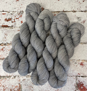 Superwash BFL Nylon Ultimate Sock Yarn, 100g/3.5oz, Fade to Grey