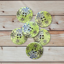 Load image into Gallery viewer, Large Flower Pattern Buttons, 30mm
