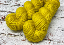 Load image into Gallery viewer, Superwash Merino DK/Light Worsted Yarn Wool, 100g/3.5oz, Gladrags
