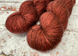 Superwash Merino Single Ply Fingering Yarn, 100g/3.5oz, Dragon’s Eyes