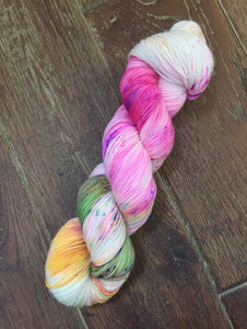 Superwash Bluefaced Leicester Nylon Ultimate Sock Yarn, 100g/3.5oz, Look at the Flowers