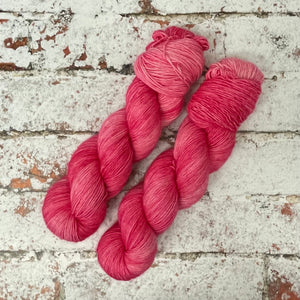 Superwash Merino Single Ply Fingering Yarn, 100g/3.5oz, Hot Mess