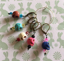 Load image into Gallery viewer, Set of 5 Skulls Stitch Markers

