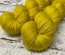 Load image into Gallery viewer, Superwash Merino DK/Light Worsted Yarn Wool, 100g/3.5oz, Gladrags
