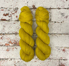 Load image into Gallery viewer, Superwash Merino DK/Light Worsted Yarn Wool, 100g/3.5oz, Gladrags
