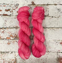 Load image into Gallery viewer, Superwash Sport/5 Ply Yarn Wool, 100g/3.5oz, Hot Mess
