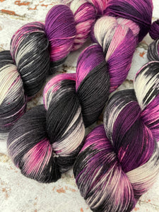 Superwash BFL Nylon Ultimate Sock Yarn, 100g/3.5oz, Storm in a Teacup