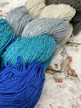 Load image into Gallery viewer, Kinross 4 Ply Mini Skein Hanks, 5x20g
