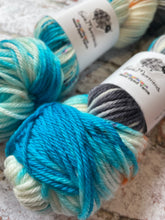 Load image into Gallery viewer, Superwash Merino DK/Light Worsted Yarn Wool, 100g/3.5oz, Tundra
