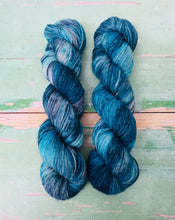 Load image into Gallery viewer, Superwash Bluefaced Leicester Nylon Ultimate Sock Yarn, 100g/3.5oz, Ship of Fools

