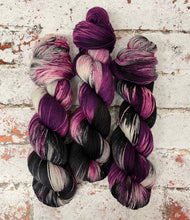 Load image into Gallery viewer, Superwash BFL Nylon Ultimate Sock Yarn, 100g/3.5oz, Storm in a Teacup
