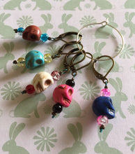 Load image into Gallery viewer, Set of 5 Skulls Stitch Markers
