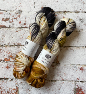 Superwash Merino DK/Light Worsted Yarn Wool, 100g/3.5oz, Meetings Have Biscuits