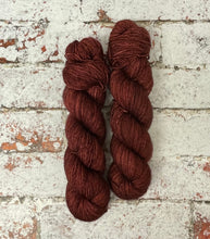 Load image into Gallery viewer, Superwash Merino Single Ply Fingering Yarn, 100g/3.5oz, Dragon’s Eyes

