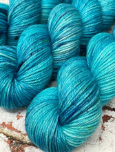 Load image into Gallery viewer, Dye to order - Merino Chunky
