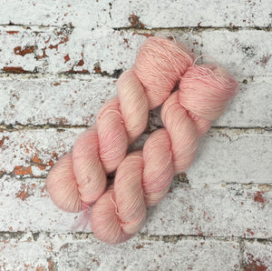 Superwash Merino Single Ply Fingering Yarn, 100g/3.5oz, Daddy’s Girl