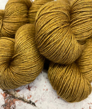 Load image into Gallery viewer, Yak 4 Ply Fingering Yarn, 100g/3.5oz, Gold Rush

