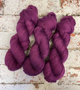 Non Superwash Mulberry Silk Extra Fine Merino Blend Single Ply Fingering Luxury Yarn, 100g/3.5oz, Candy Perfume