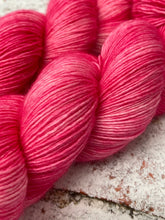 Load image into Gallery viewer, Superwash Merino Single Ply Fingering Yarn, 100g/3.5oz, Hot Mess
