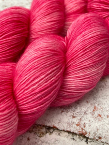 Superwash Merino Single Ply Fingering Yarn, 100g/3.5oz, Hot Mess