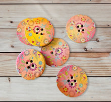 Load image into Gallery viewer, Large Flower Pattern Buttons, 30mm

