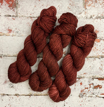 Load image into Gallery viewer, Superwash Merino Aran/Worsted Yarn Wool, 100g/3.5oz, Dragon’s Eyes
