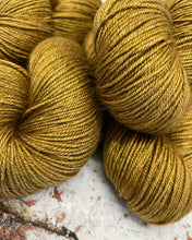 Load image into Gallery viewer, Yak 4 Ply Fingering Yarn, 100g/3.5oz, Gold Rush

