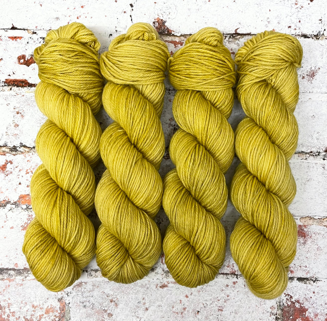 Superwash Merino DK/Light Worsted Yarn Wool, 100g/3.5oz, Chicken Licken