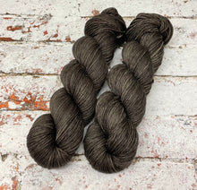 Load image into Gallery viewer, Superwash Merino DK/Light Worsted Yarn Wool, 100g/3.5oz, Heathcliff
