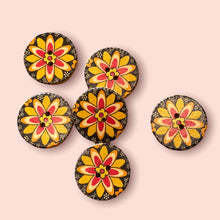 Load image into Gallery viewer, Wooden Floral Buttons, 30mm
