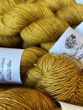 Load image into Gallery viewer, Superwash Merino Single Ply Fingering Yarn, 100g/3.5oz, Gold Rush

