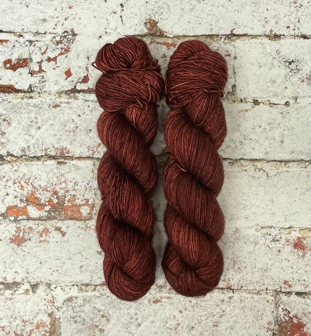 Superwash Merino Single Ply Fingering Yarn, 100g/3.5oz, Dragon’s Eyes