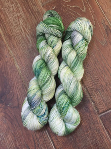 Superwash Merino Single Ply Fingering Yarn, 100g/3.5oz, Tell it to the Frogs