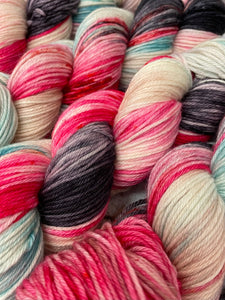 Superwash Sport/5 Ply Yarn Wool, 100g/3.5oz, Show Girl