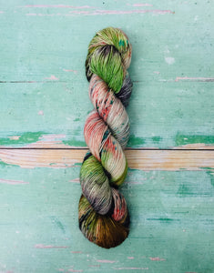 Superwash Merino Single Ply Fingering Yarn, 100g/3.5oz, That’s Gossip