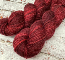 Load image into Gallery viewer, Superwash Bluefaced Leicester Aran/Worsted Yarn Wool, 100g/3.5oz, Judas
