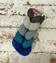Load image into Gallery viewer, Kinross 4 Ply Mini Skein Hanks, 5x20g
